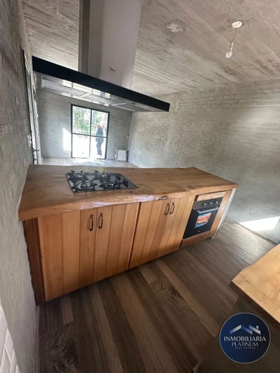Casa en venta c/ cochera en Los Titanes