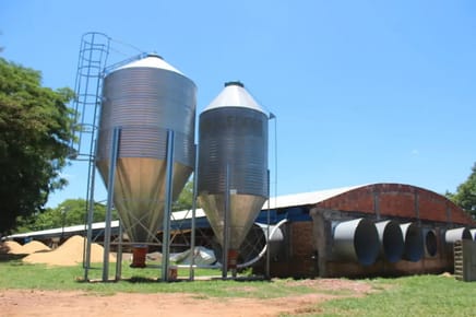 Hermosa Granja Avicola en Villeta con 2 Galpones para producción de carne