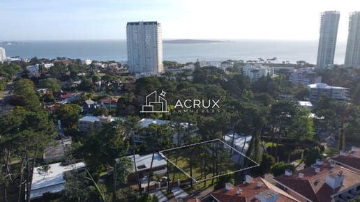 Terreno en playa Mansa. Punta del Este