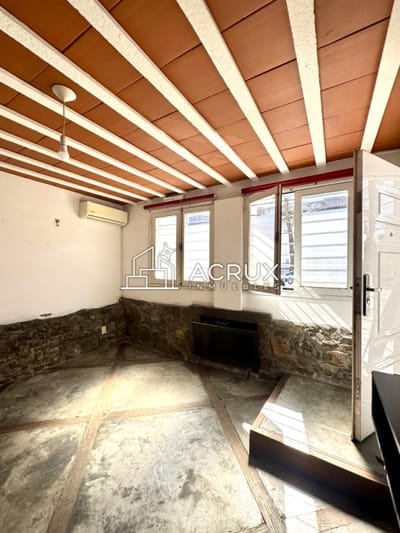 Se vende cómodo apartamento con azotea con parrillero de uso exclusivo.