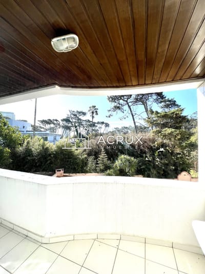 Apartamento de 3 dormitorios en playa Mansa - Punta del Este, a pasos del mar
