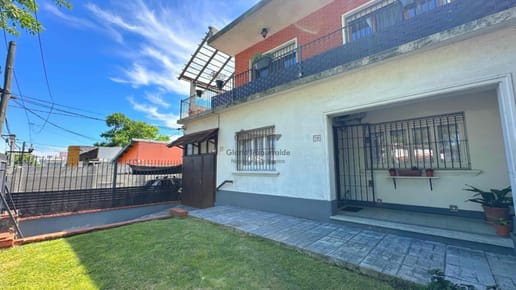 Casa en venta c/ cochera en Prado