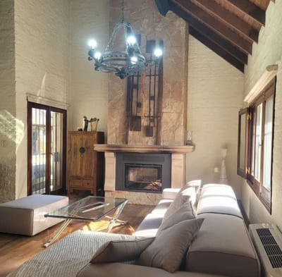 Casa en venta c/ cochera en Parque Miramar