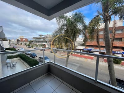 Apartamento en Venta de 2 dormitorios a cuadras del Puerto , Punta del este