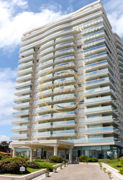 Apartamento en Venta de 3 dormitorios en Punta del este , Playa Mansa , Vista al mar , Edificio Coral