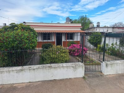 Venta - Permuta | Piedras Blancas | Casa + Monoambiente + Garaje  3 Dormitorios