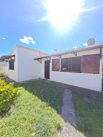 VENTA CASA  al fondo /2 D/PARRILLERO/ESTUFA A LEÑA/JARDIN/PROGRESO