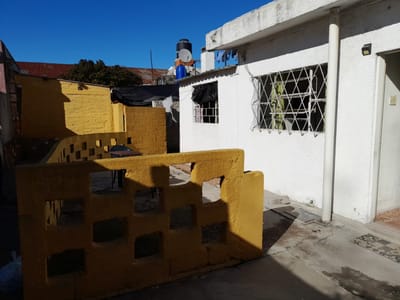 Venta/Casa/La Teja/1Dormitorio Opción 2/PH/ Patio/Luminoso/Banco/Alquilado