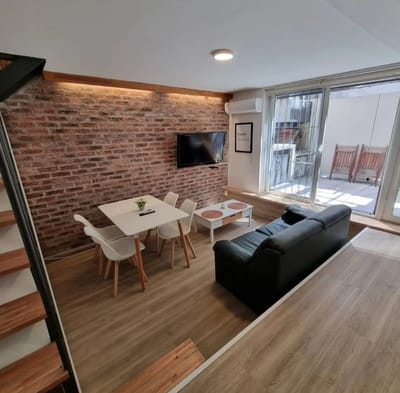 Apartamento Duplex , PARRILLERO y PATIO en Parque RODO