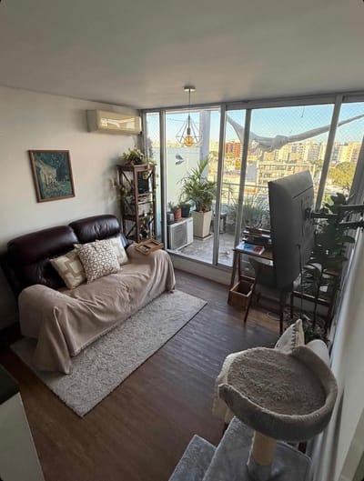 Venta Pocitos – Penthouse al Frente 1 Dormitorio con terraza y garage | 46 m²