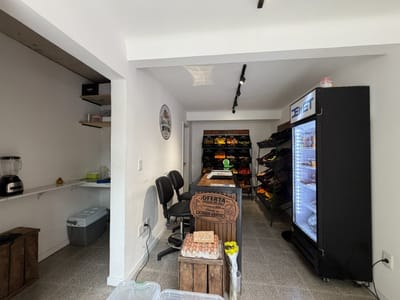 VENTA local comercial con renta-baño-Palermo excelente punto estratégico