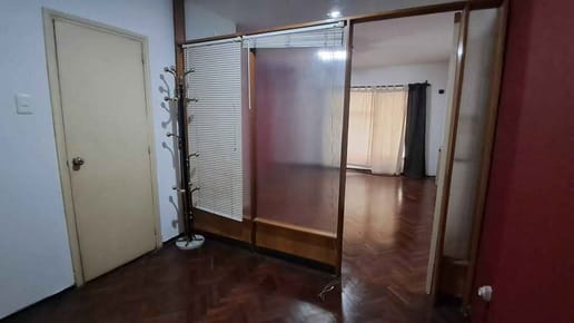 Venta/OFICINA,CONSULTORIO/ Próximo IMM/ a metros de 18 de Julio/Montevideo