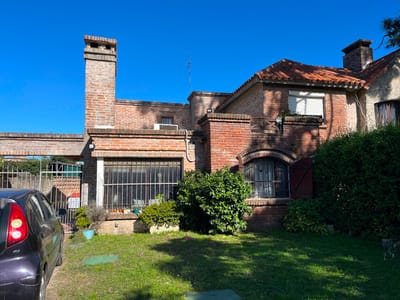 Venta casa en El Pinar 3d,jardin, parrillero, metros de Giannattasio