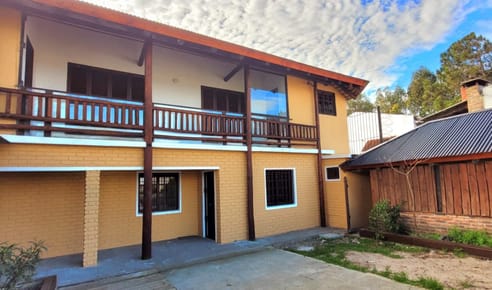 VENTA CASA FRENTE AL MAR 3 DORMITORIOS 4 BAÑOS PISCINA CON RENTA