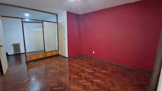 Alquiler/Imperdible OFICINA,CONSULTORIO- INTERNO/ Próx.IMM/ A metros 18 de Julio