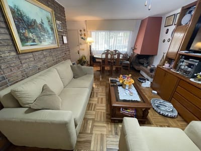 Venta Casa en Cordon. 2 plantas.3 dormitorios.3 baños.Garaje.118 m2 edificados