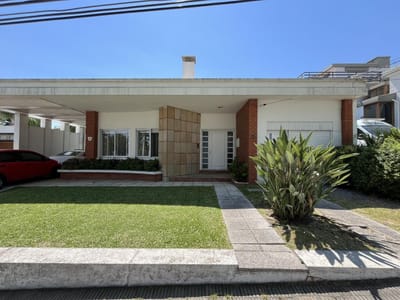 CASA amoblada con Vista al Rio- 4 Dormitorios, 2 cocheras, jardin, parrillero
