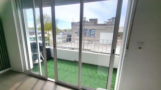 Apartamento al Frente ImpecableCordón a 2 de Yaguarón 2 Dorm Balcón Acepta Banco