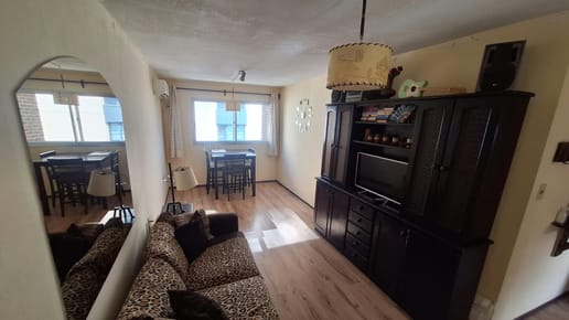 Centro Venta  Apto 3 Dorm Piso Alto / A pasos Av Libertador USD89.000+ cuota ANV