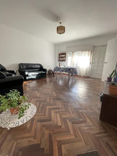 Venta casa La Blanqueada.3 dormitorios,garaje.Prox Luis Alberto de Herrera.Renta