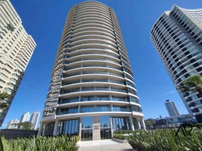 Trump Apartamento alquiler temporario  3 dormitorios y dependencia Playa Brava