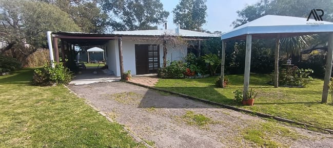 Casa en venta c/ cochera en Laguna Del Sauce