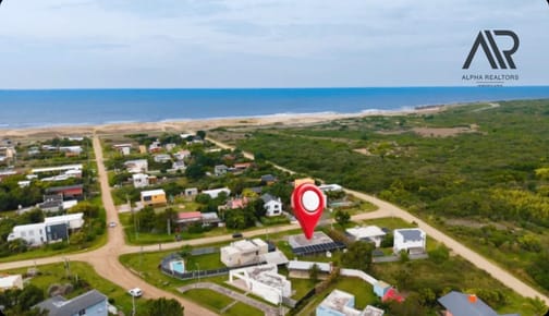 Casa en venta c/ cochera en Punta Negra