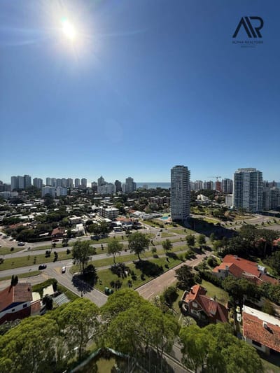 Apartamento en alquiler temporario c/ cochera en Playa Mansa