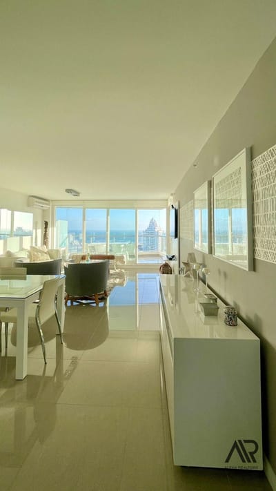 Apartamento De Categoría En Alquiler Temporada, 3 Dormitorios En Suite