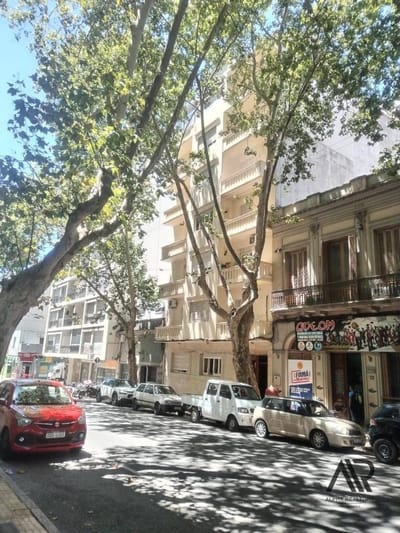 Venta de apartamento 3 dormitorios 2 baños en Centro de Montevideo con renta