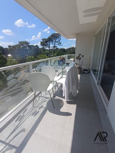 Apartamento De Tres Dormitorios Mas Dependencia En Venta, En Torre De Categoría!