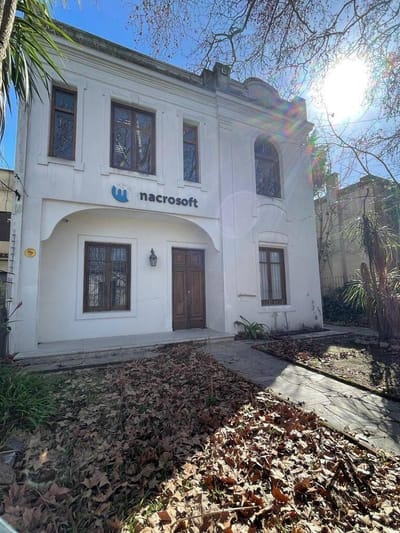 Venta Casa Con Renta Sobre Avenida 19 De Abril Usd 440000