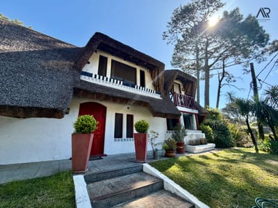 Casa en venta de 3 dormitorios c/ cochera en Pinares