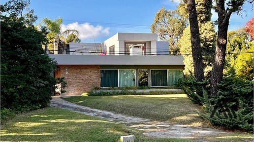 Casa en venta de 4 dormitorios en Jardin Pinares