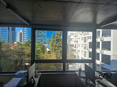 Oficina en venta en Pocitos Nuevo CON RENTA y garaje