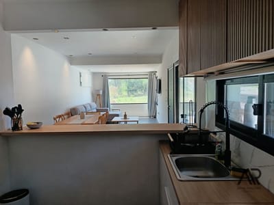 Casa en venta c/ cochera en Piriápolis