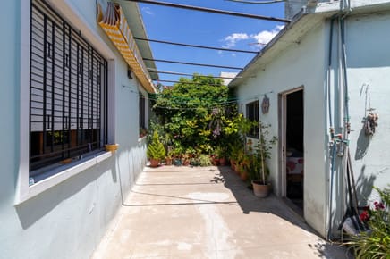 Venta casa 3 dormitorios y escritorio, barbacoa, zona Cerrito