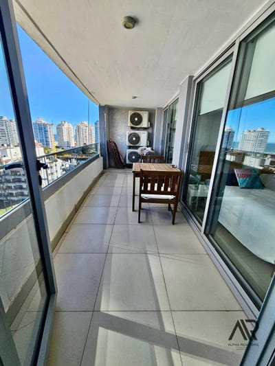 Apartamento en venta c/ cochera en Playa Brava