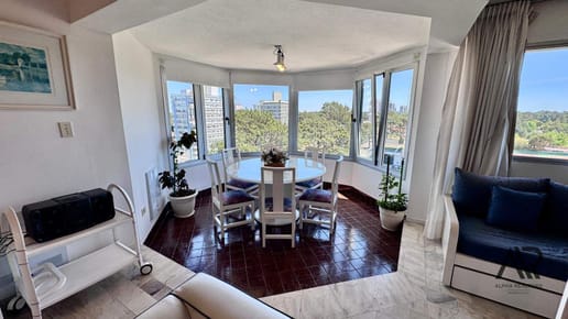 Apartamento en venta c/ cochera en Roosevelt