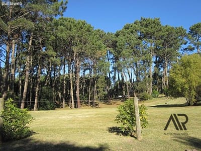 Casa en venta c/ cochera en Pinares