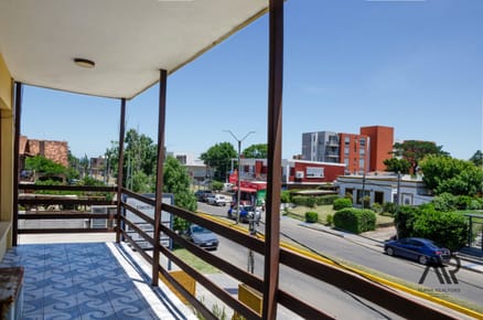 Casa en venta c/ cochera en Playa Mansa