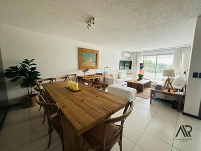 Apartamento en alquiler temporario c/ cochera en Cantegril