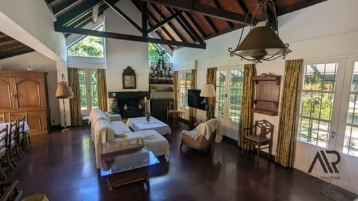 Casa en venta de 4 dormitorios en suite con piscina en Cantegril