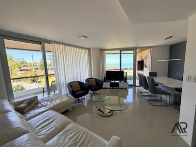 Apartamento en alquiler anual c/ cochera en Pinares