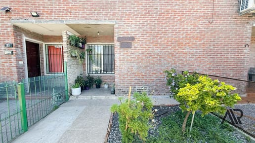 VENTA APARTAMENTO DÚPLEX COOPERATIVA DOS DORMITORIOS JARDIN FONDO PUNTA RIELES