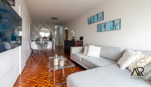 Venta Apartamento 3 dormitorios en Pocitos con cochera