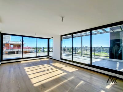 Apartamento de 3 dormitorios, con amplia terraza en Barra de Carrasco