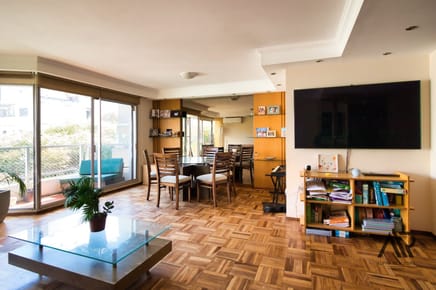 Venta de Apartamento 3 Dormitorios servicio y garaje doble en Punta Carretas