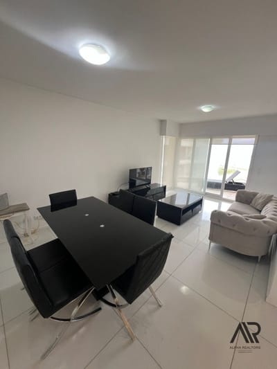 Apartamento en alquiler c/ cochera en Playa Mansa