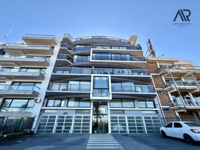 Apartamento Rambla Malvin 3 dormitorios garaje patio